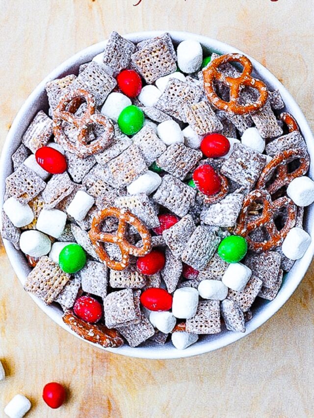 Christmas Muddy Buddies | Lizzy Loves Food