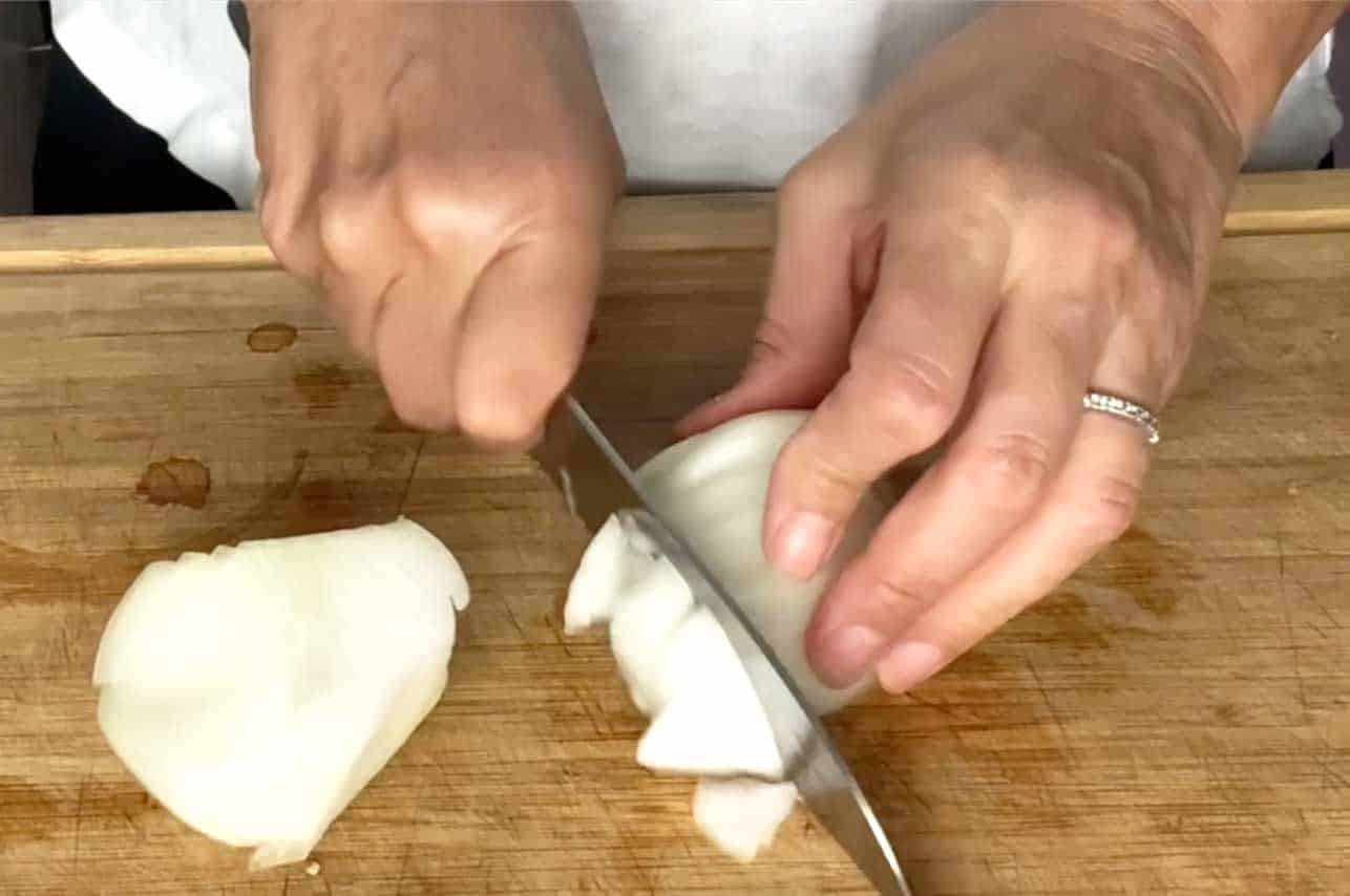 slicing onioning